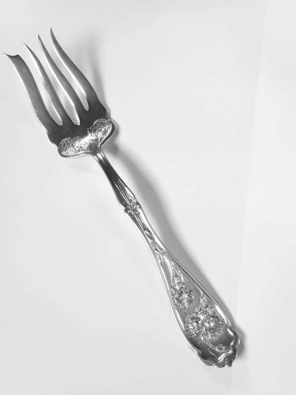 VTG 1908 Wm Rogers W R Keystone CARNATION Silverplate Floral Serving Fork 8.25